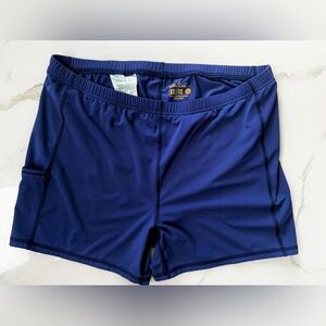 Lilly Pulitzer Navy Athletic Shorts 12 NWOT